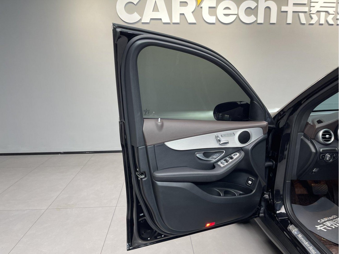 Mercedes-Benz GLC 260 L 2023