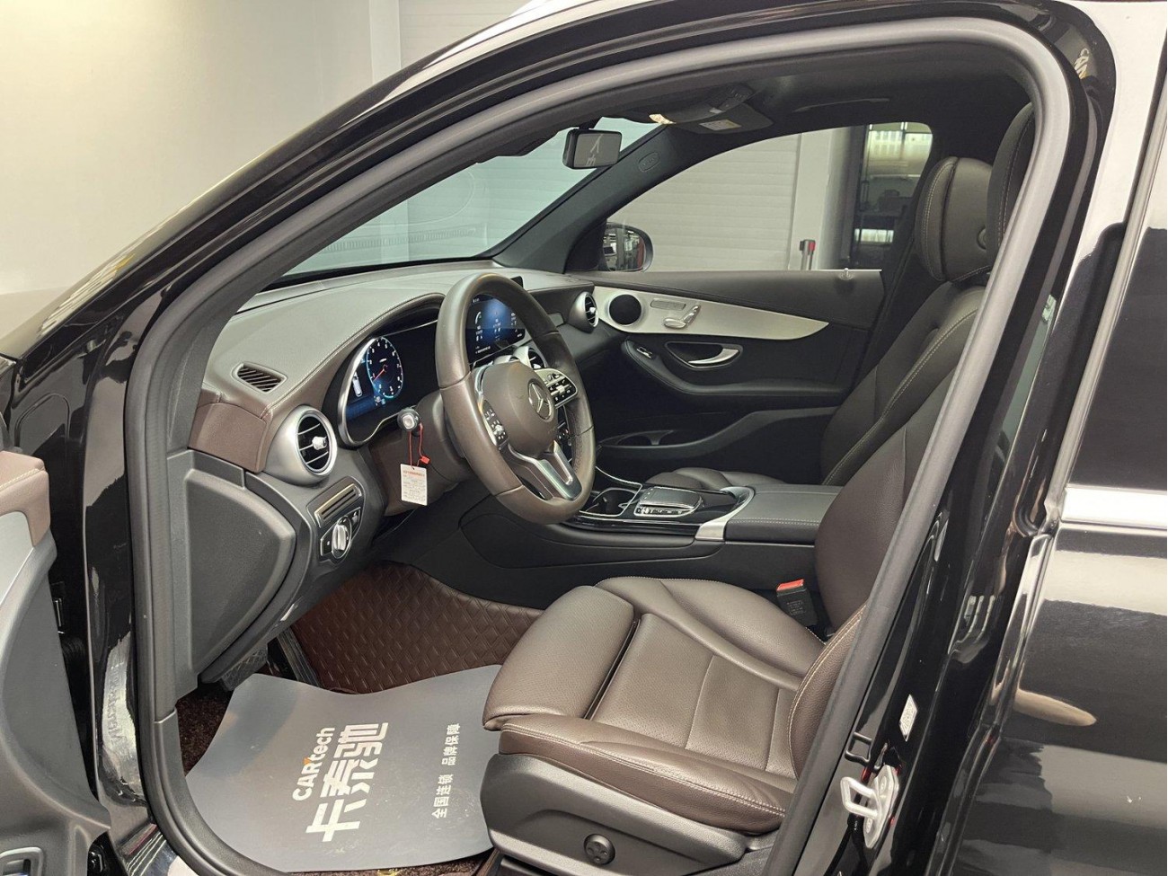 Mercedes-Benz GLC 260 L 2023