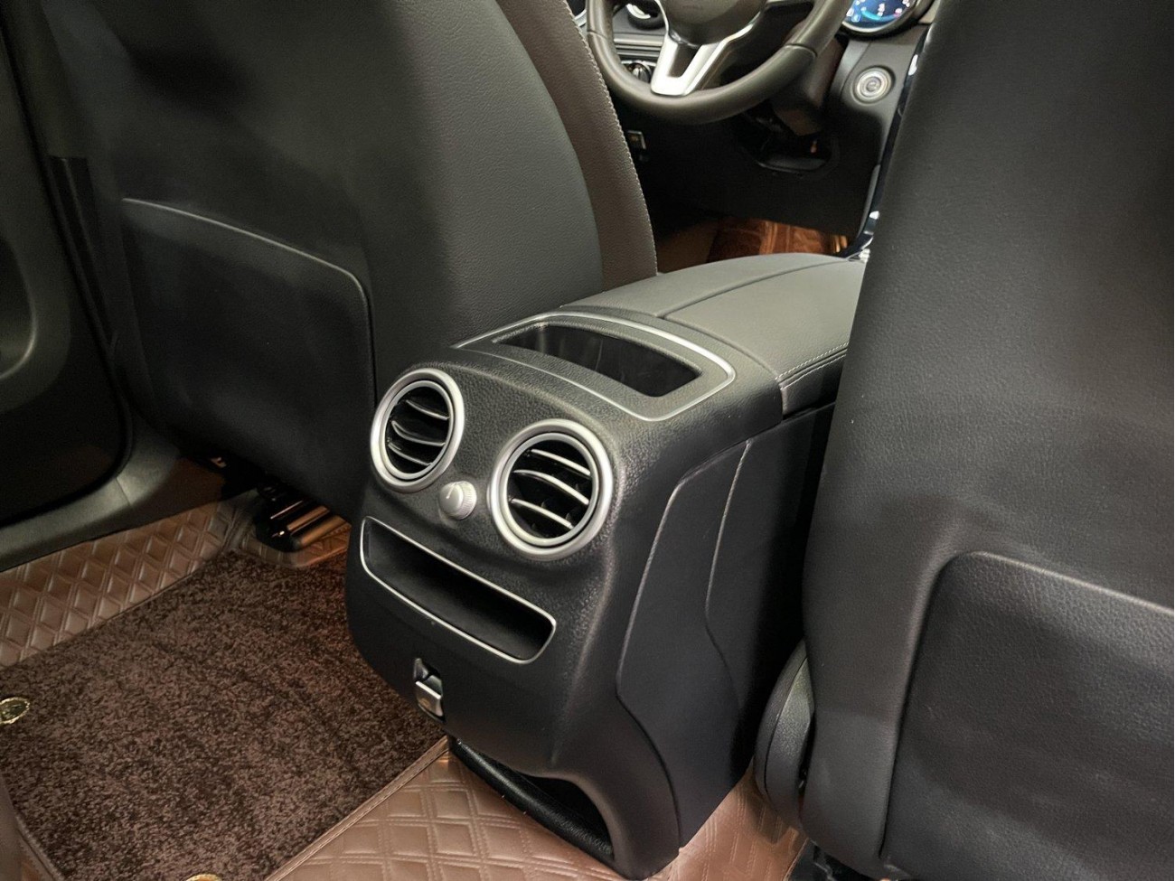 Mercedes-Benz GLC 260 L 2023