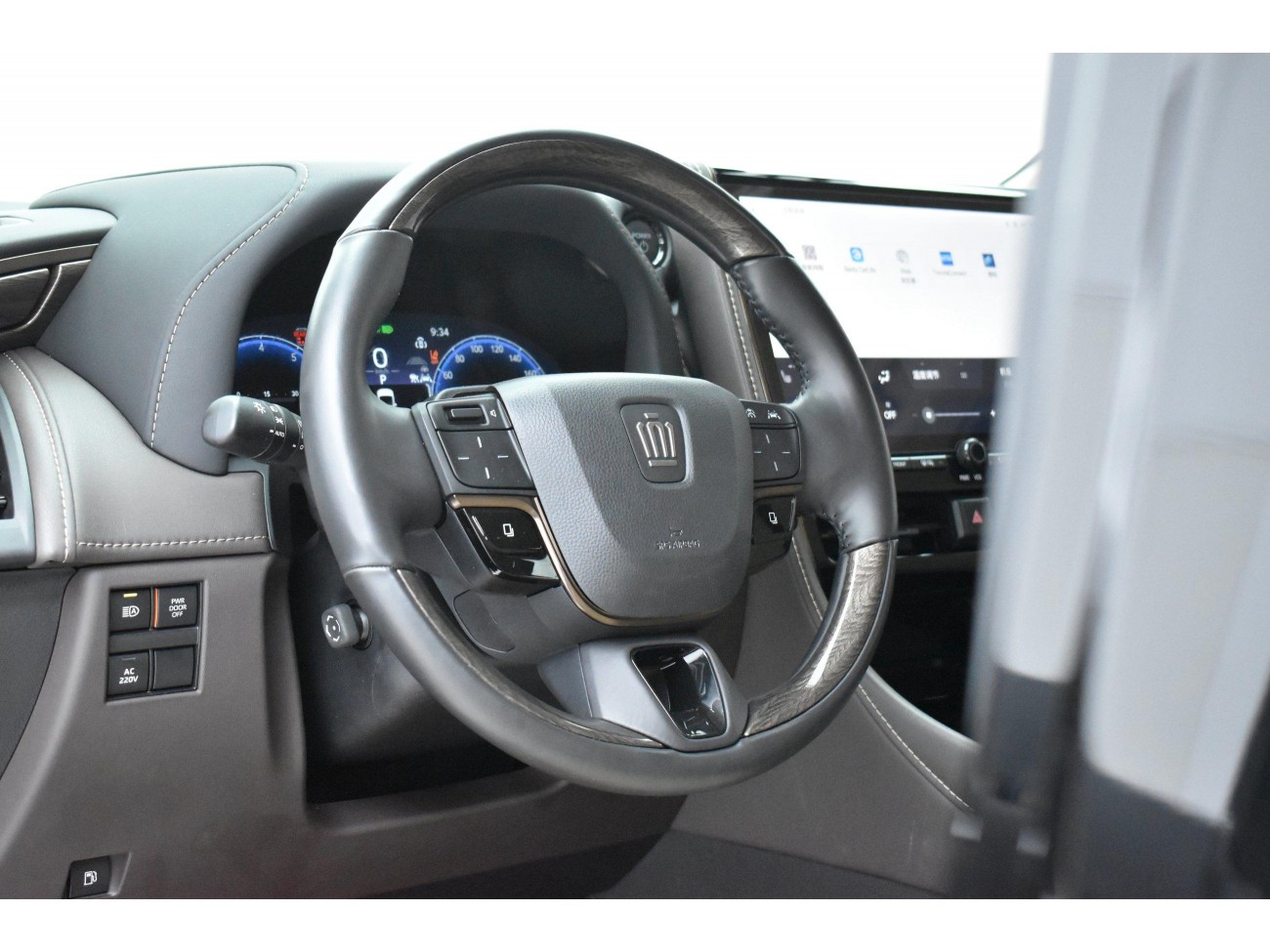 Toyota Vellfire 2024