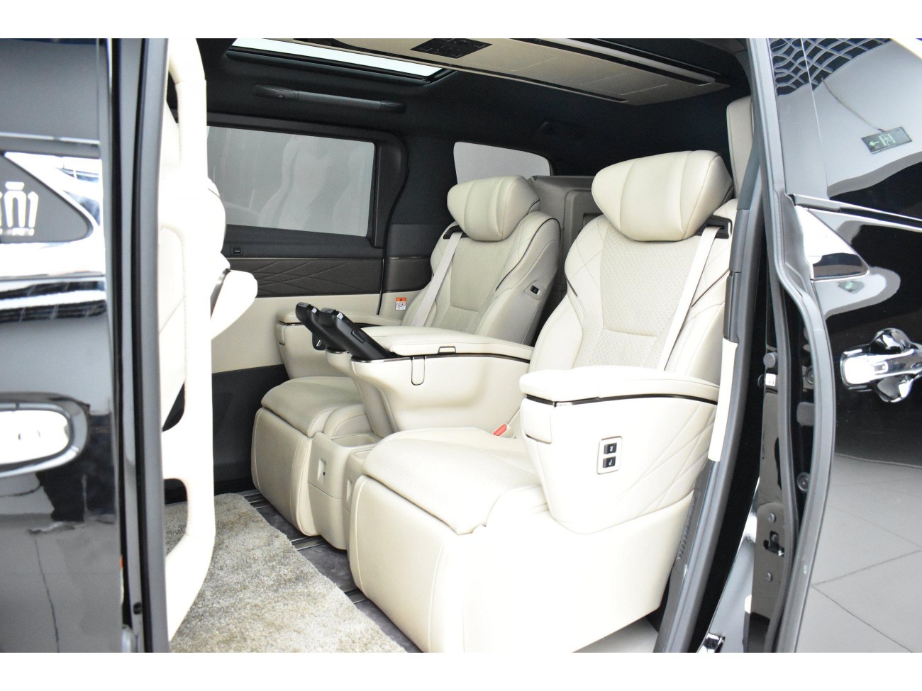 Toyota Vellfire 2024
