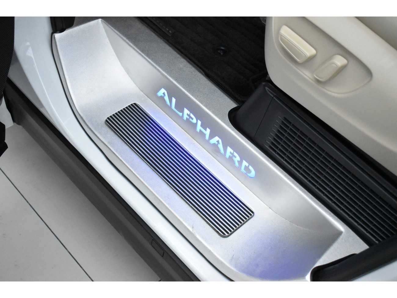 Toyota Alphard 2025