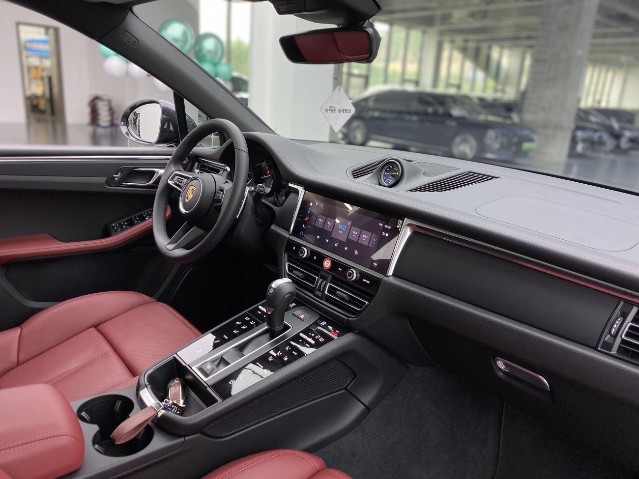 Porsche Macan 2025