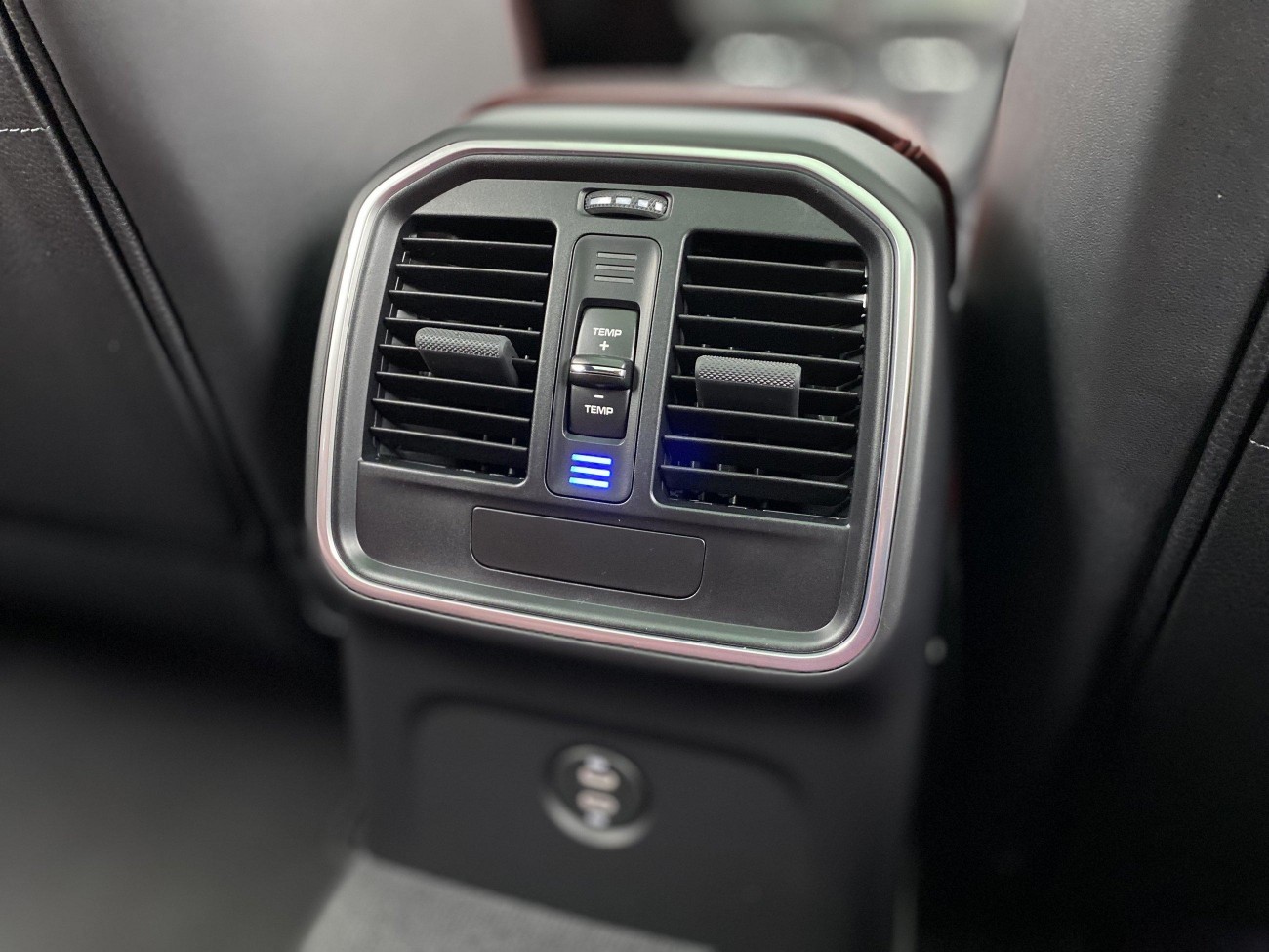 Porsche Macan 2025