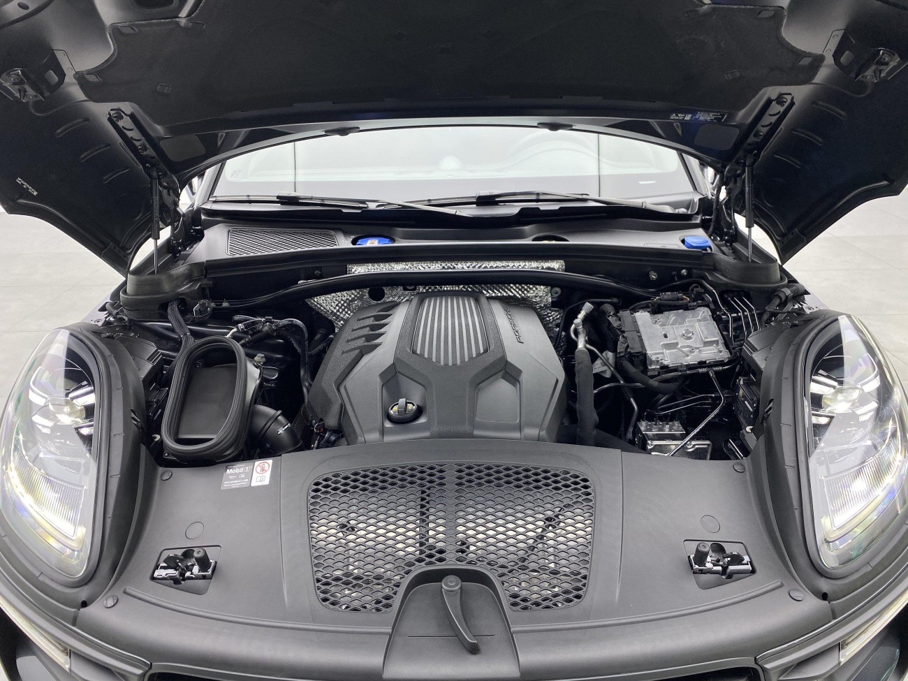 Porsche Macan 2025