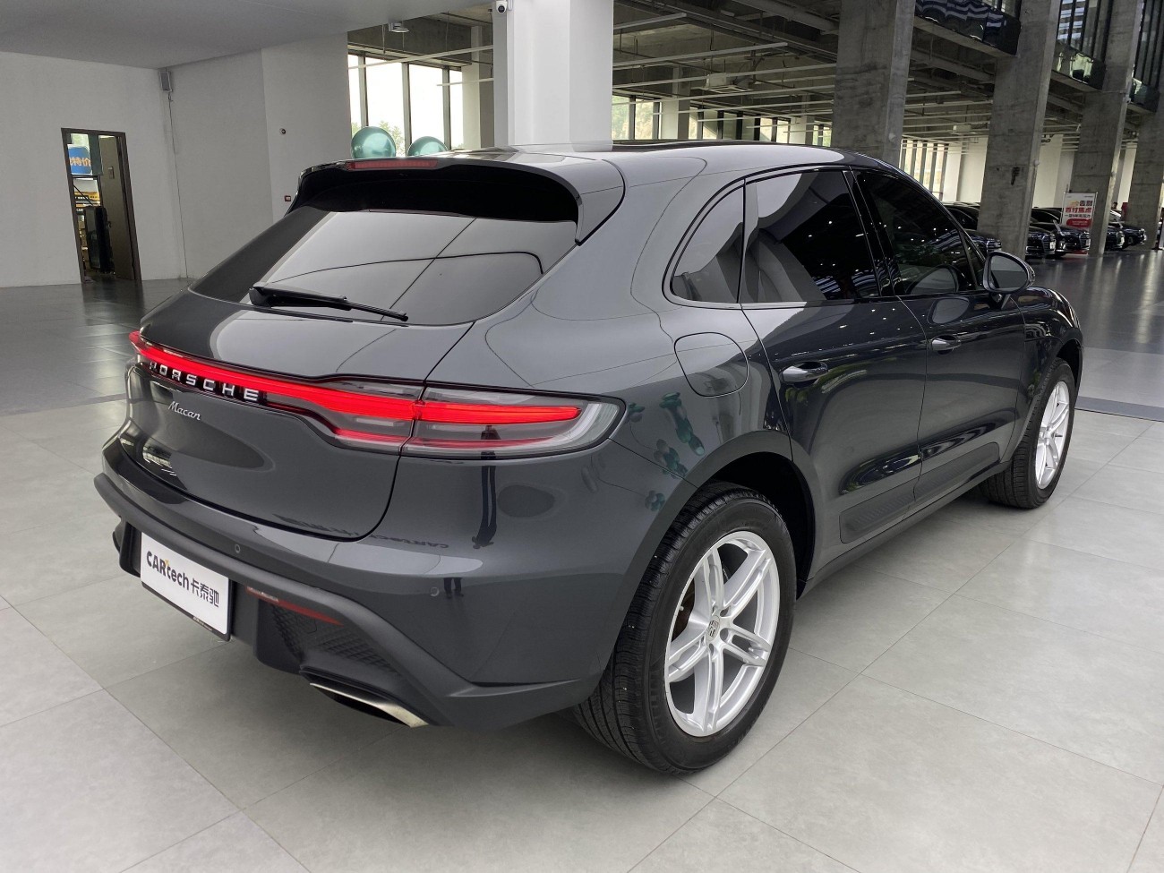 Porsche Macan 2025