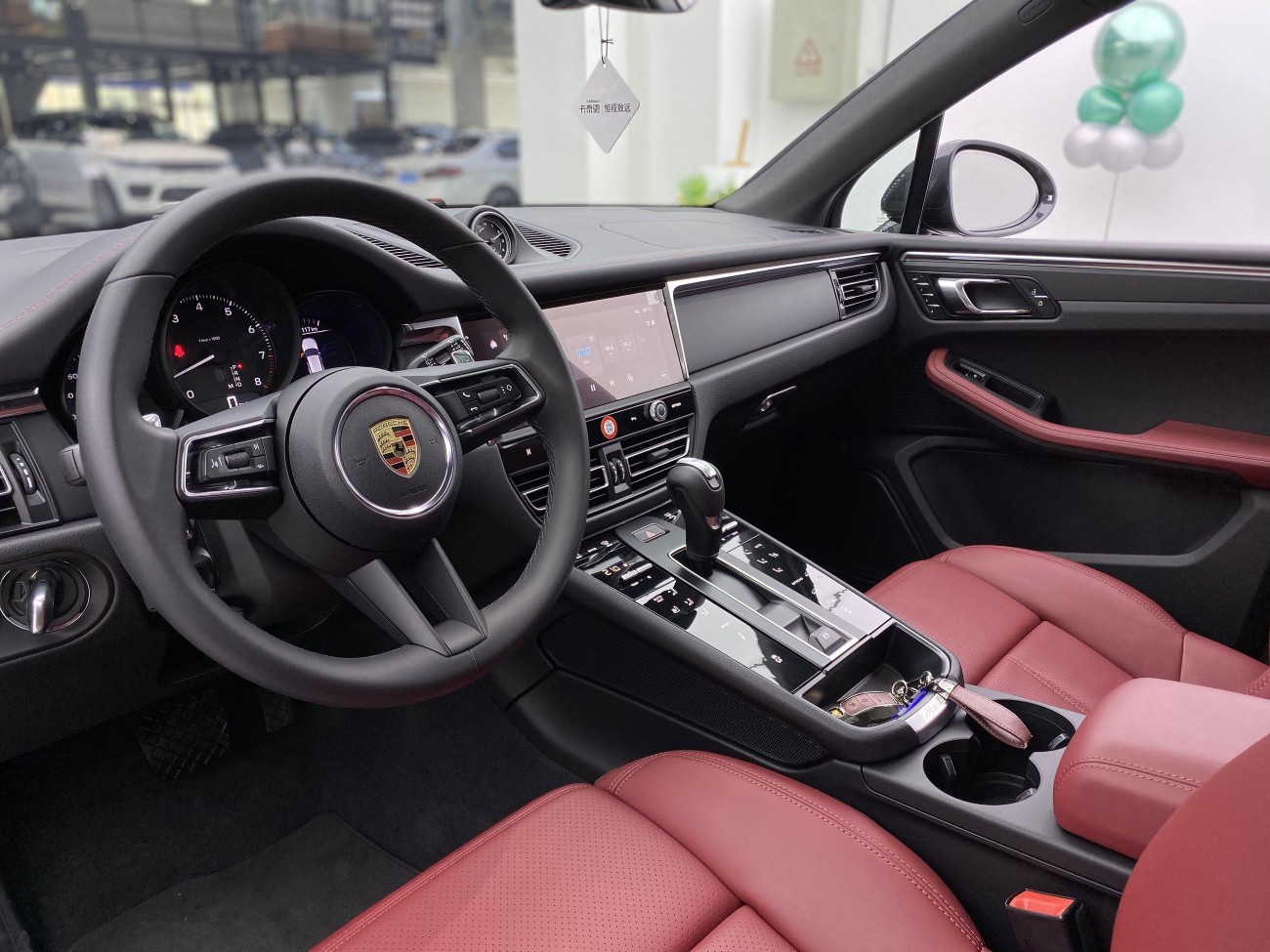 Porsche Macan 2025