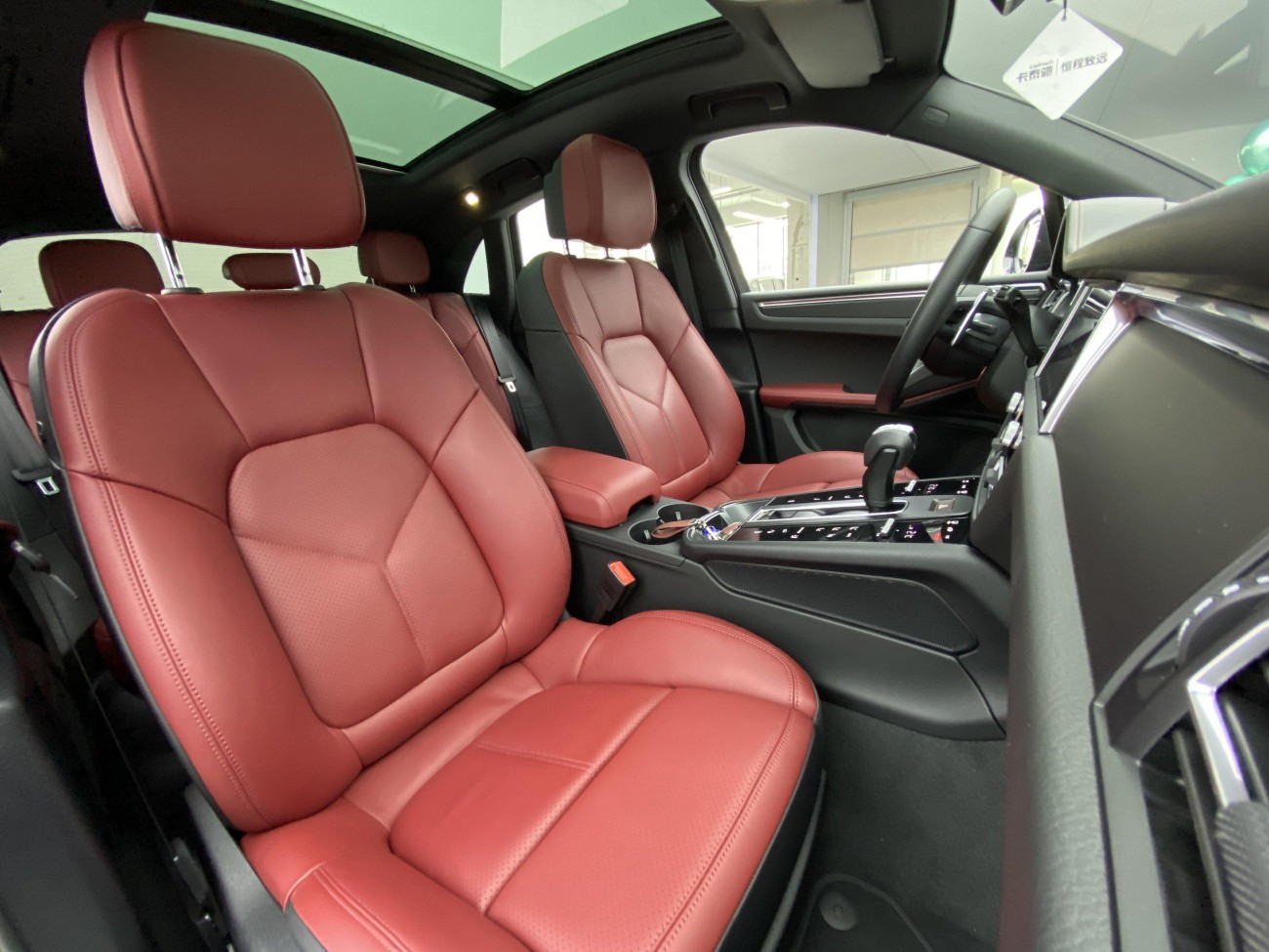 Porsche Macan 2025