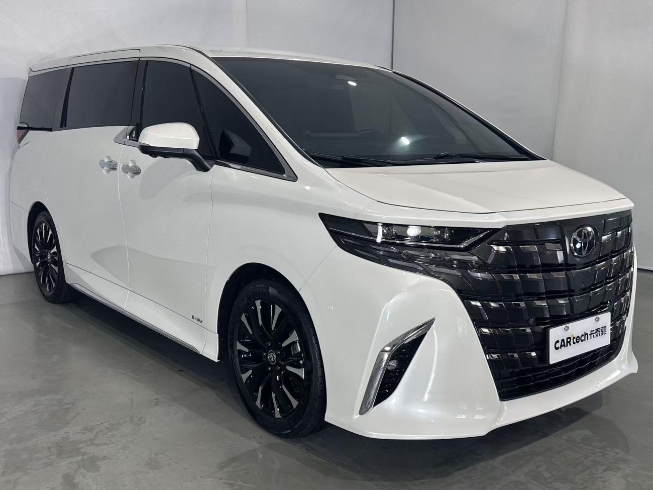 Toyota Alphard 2024