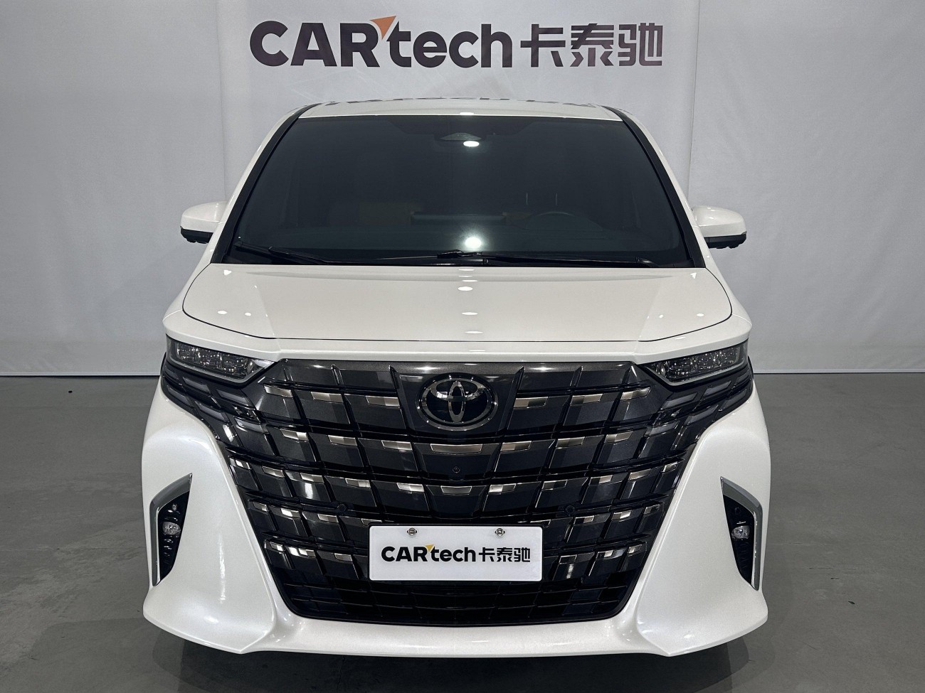 Toyota Alphard 2024