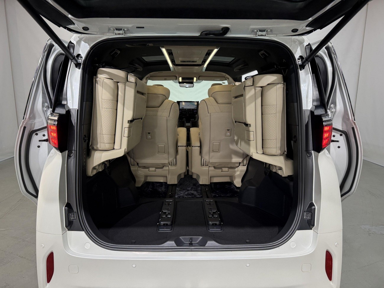 Toyota Alphard 2024