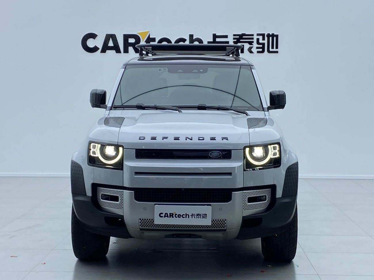 Land Rover Defender 2023