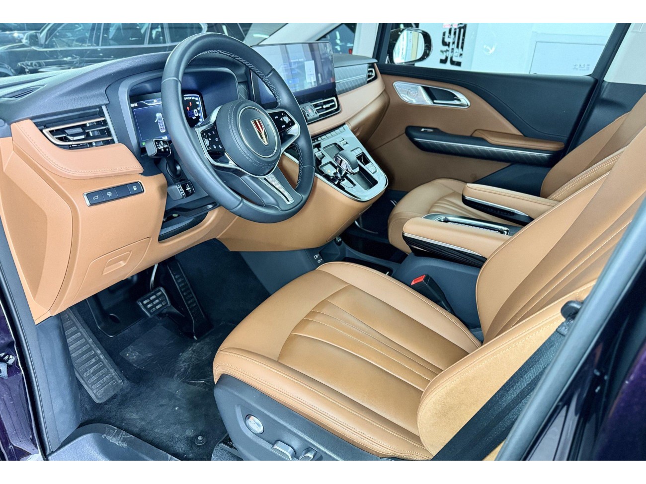 Hongqi HQ9 2024