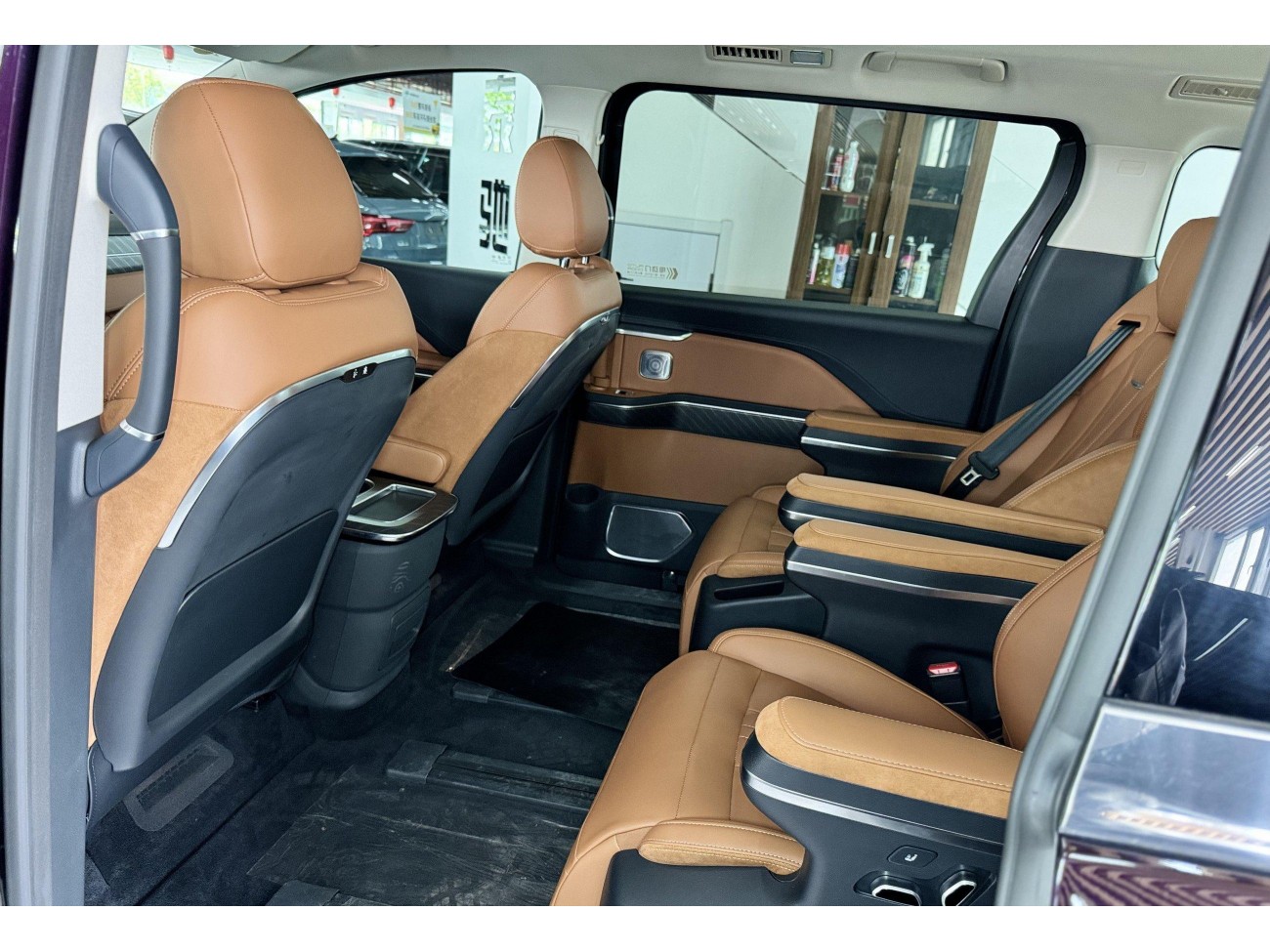Hongqi HQ9 2024