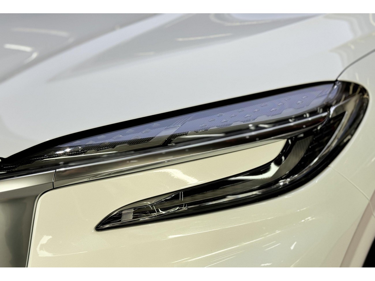 Hongqi HS3 2025
