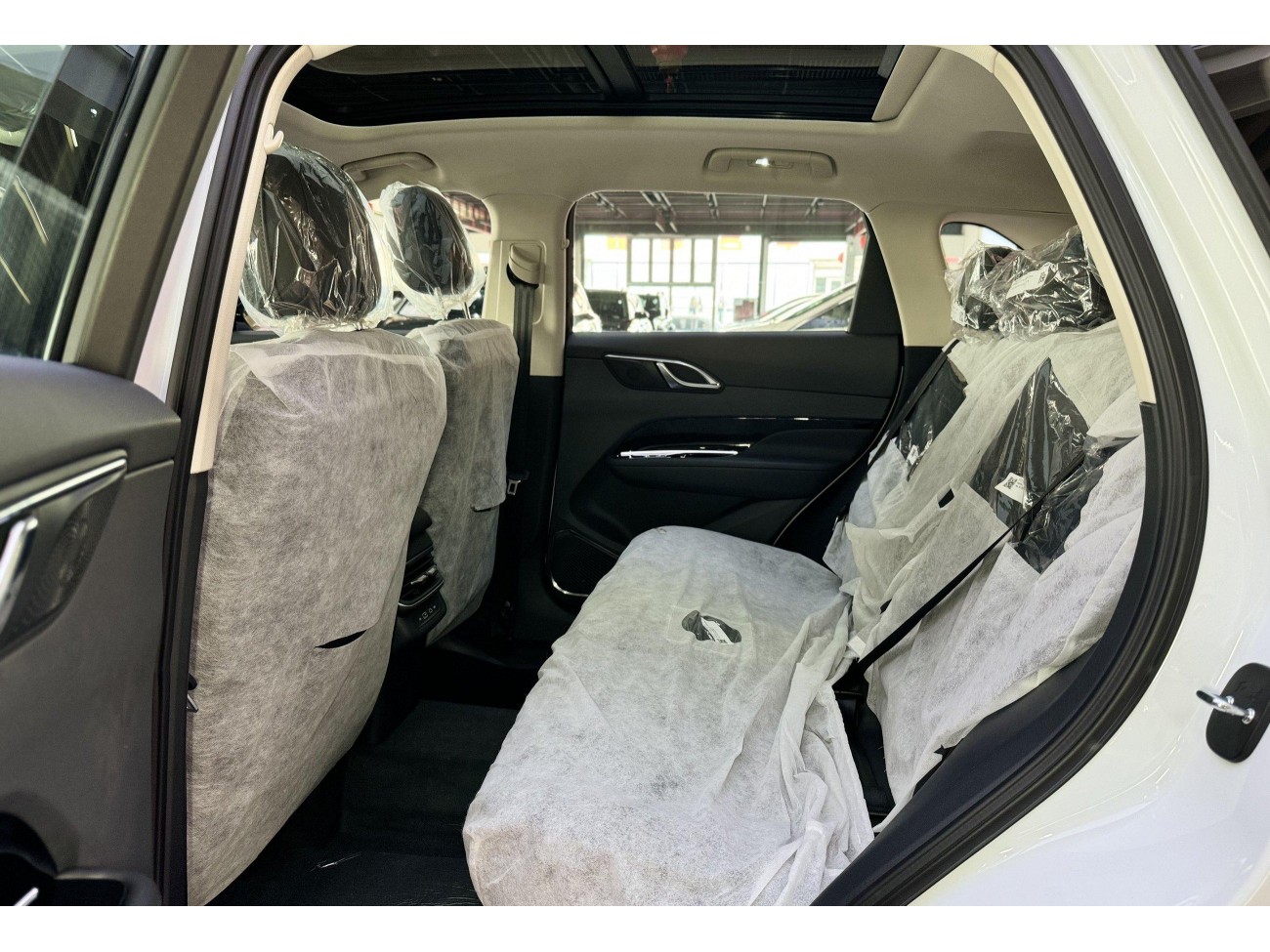Hongqi HS3 2025