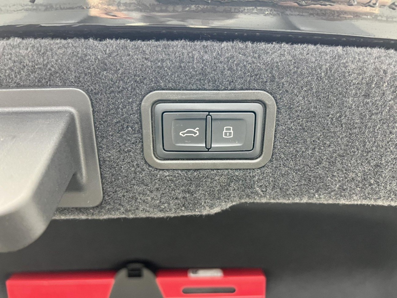 Audi A8L 45 TFSI 2024