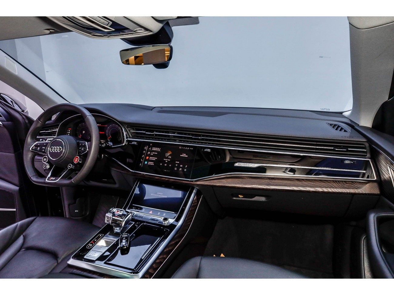 Audi Q8 55 TFSI 2023