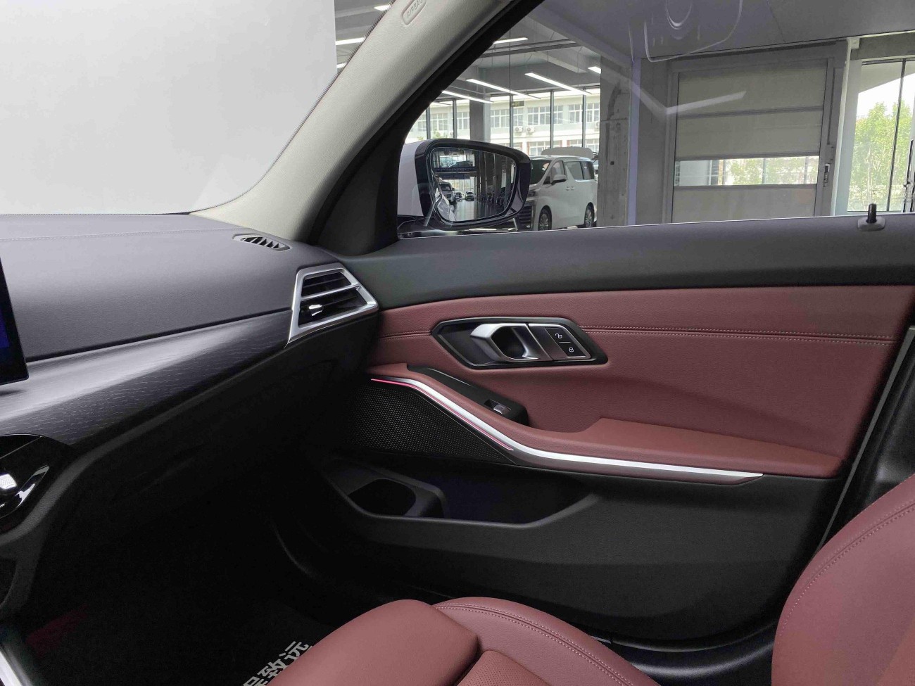 BMW 325Li 2025