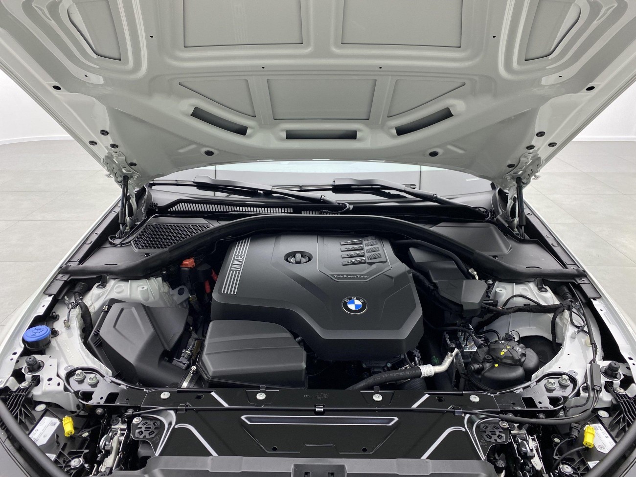 BMW 325Li 2025