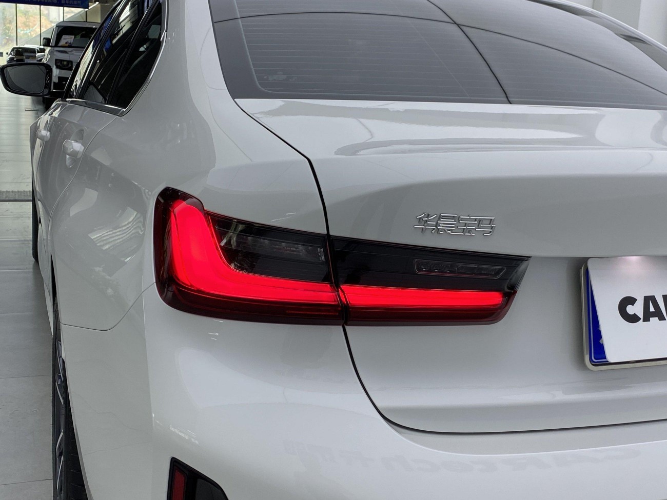 BMW 325Li 2025