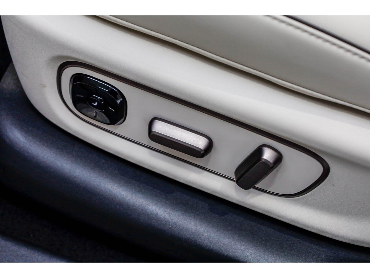 Li Auto i8 2025