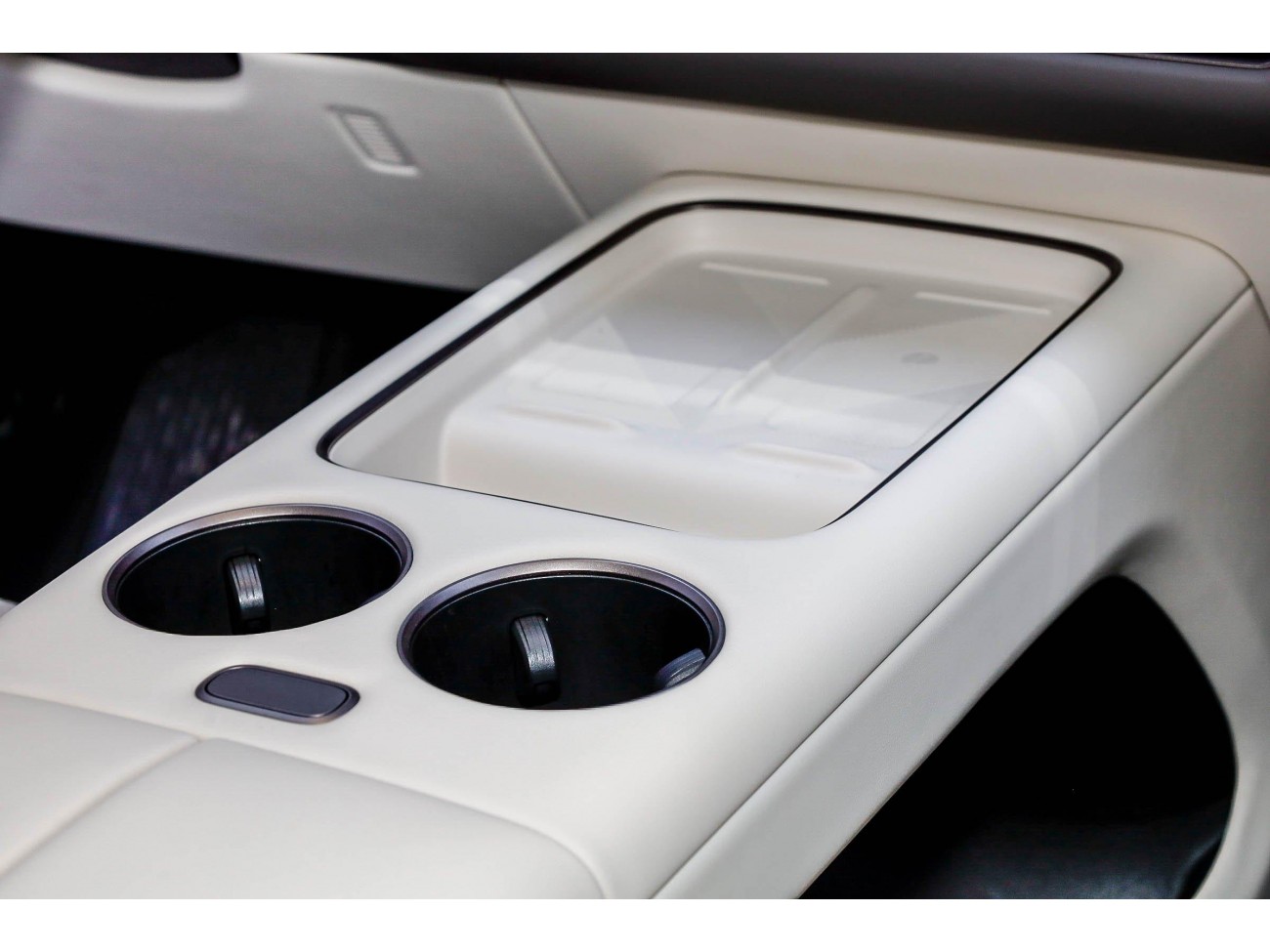 Li Auto i8 2025
