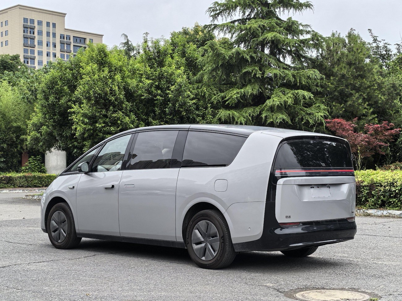 Li Auto MEGA 2025