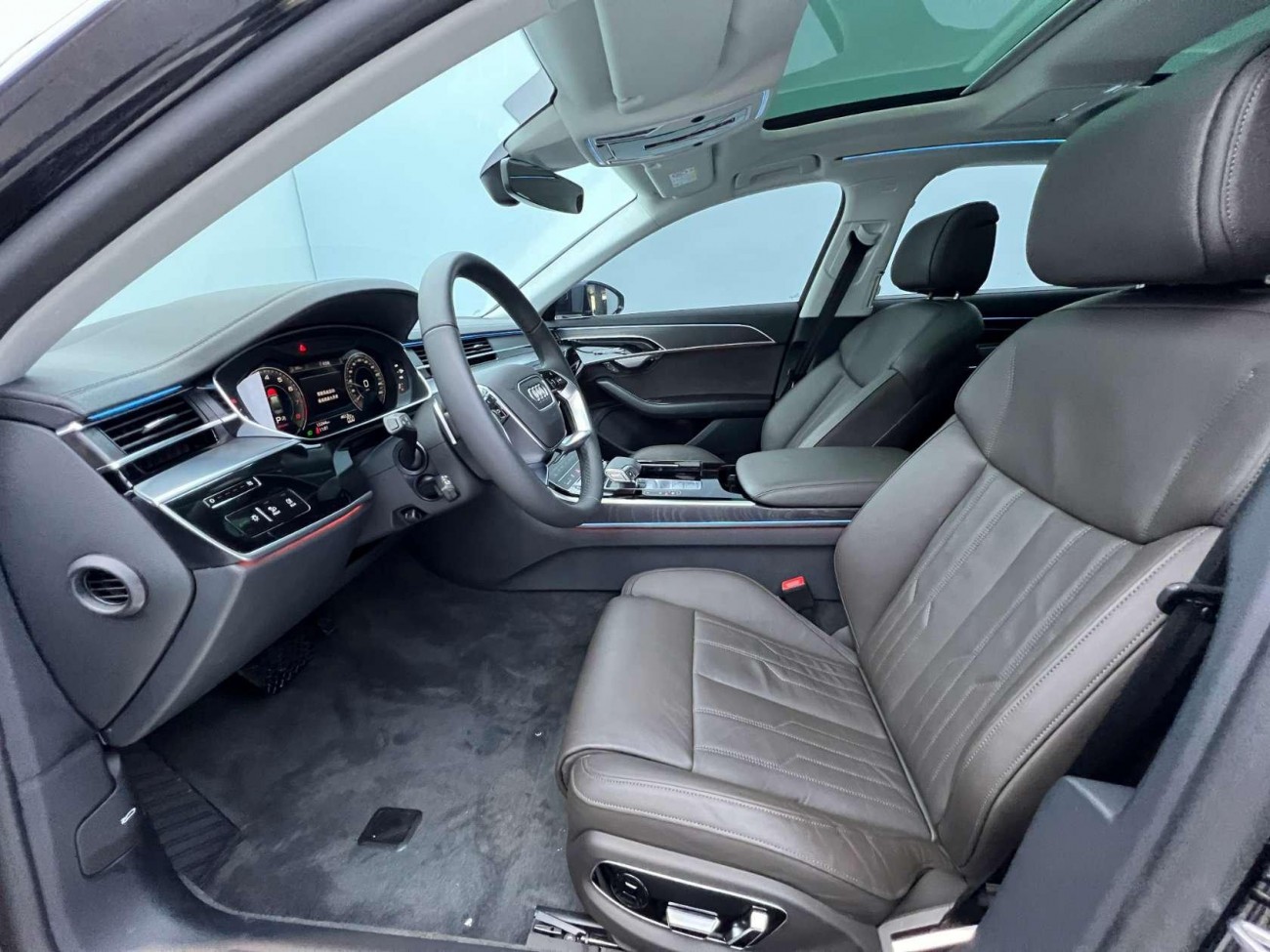 Audi A8L 45 TFSI 2025