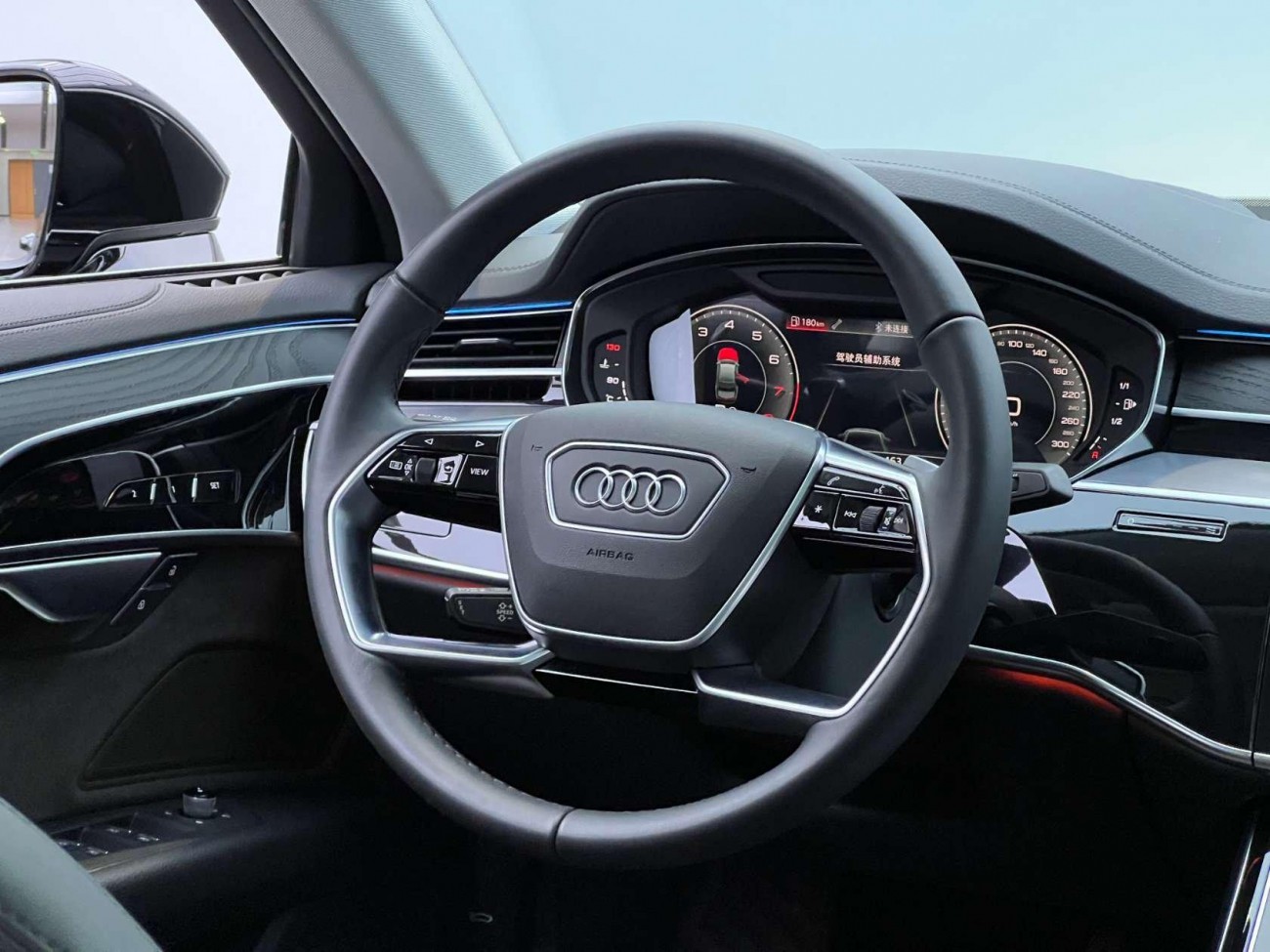 Audi A8L 45 TFSI 2025