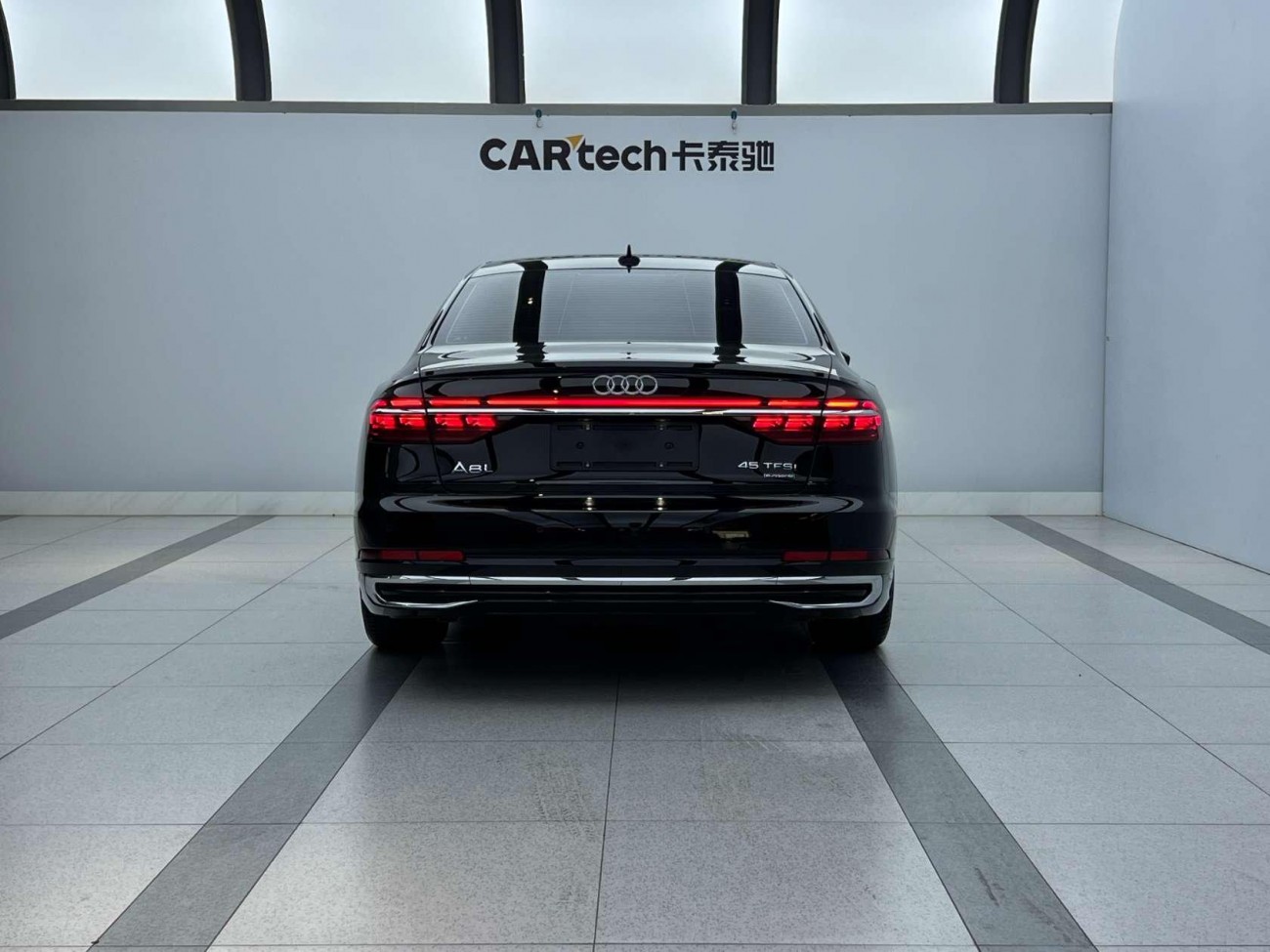 Audi A8L 45 TFSI 2025