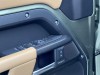 Land Rover Defender 2025