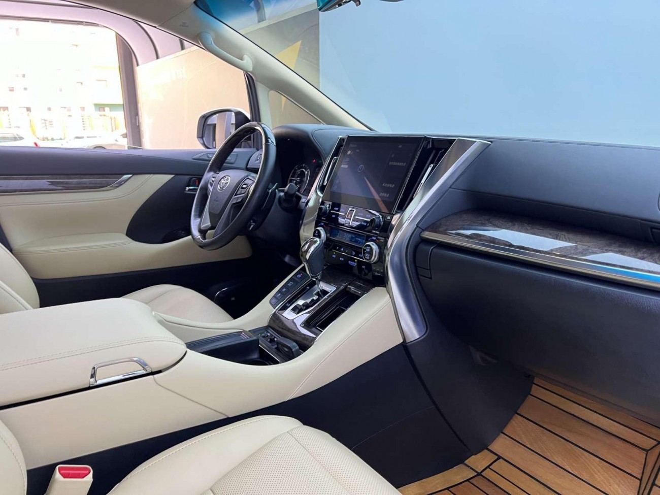 Toyota Alphard 2022