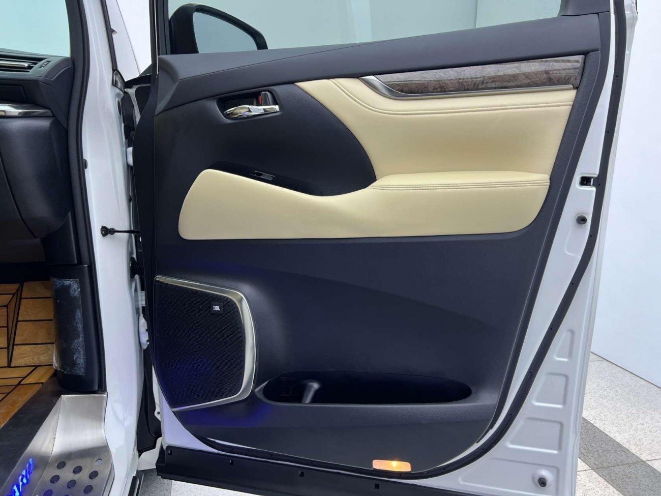 Toyota Alphard 2022