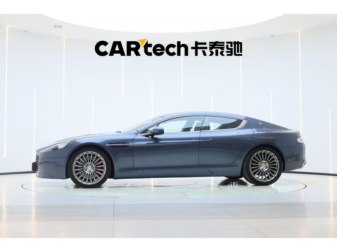Aston Martin Rapide 2013