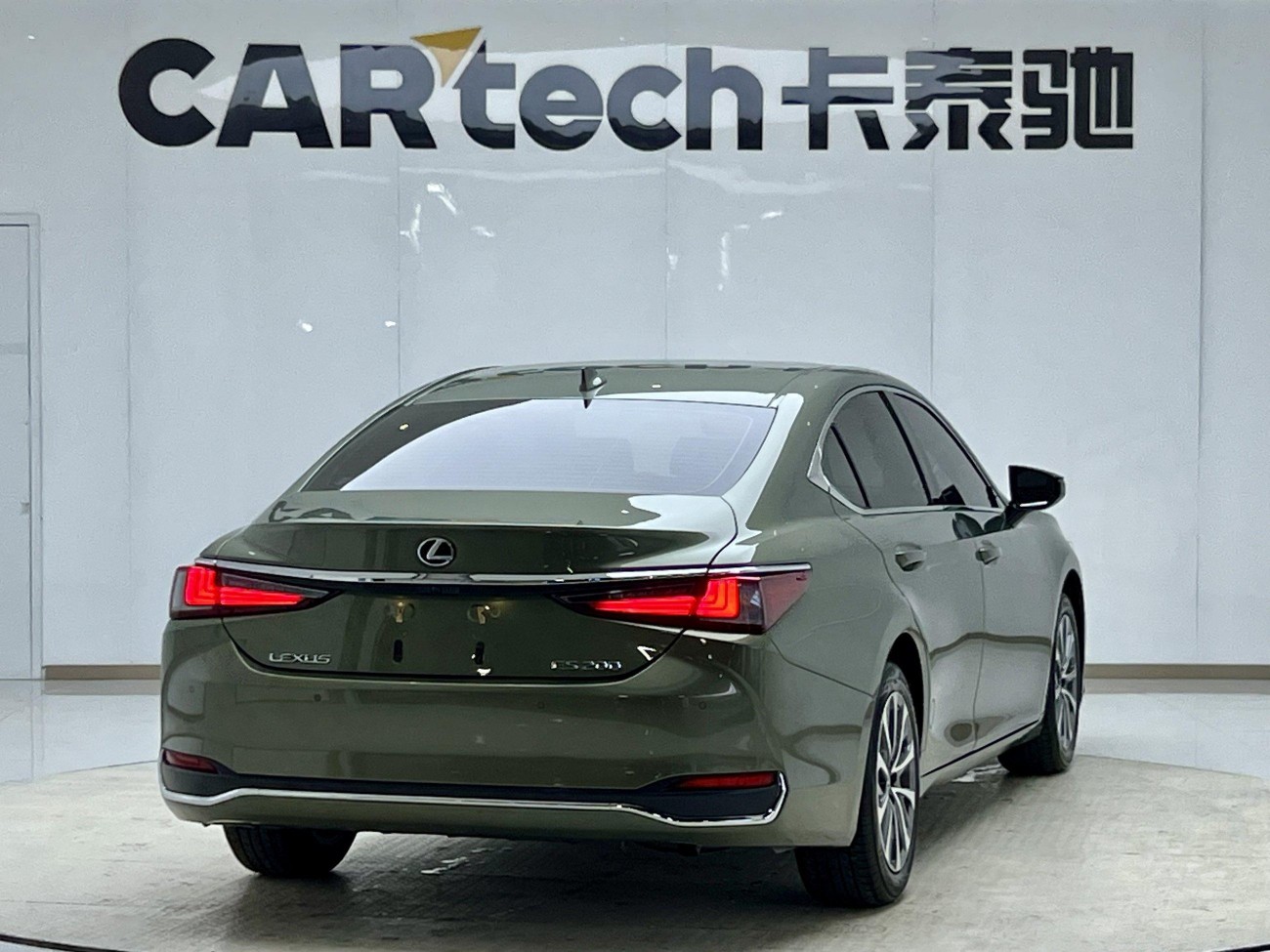 Lexus ES 200 2021