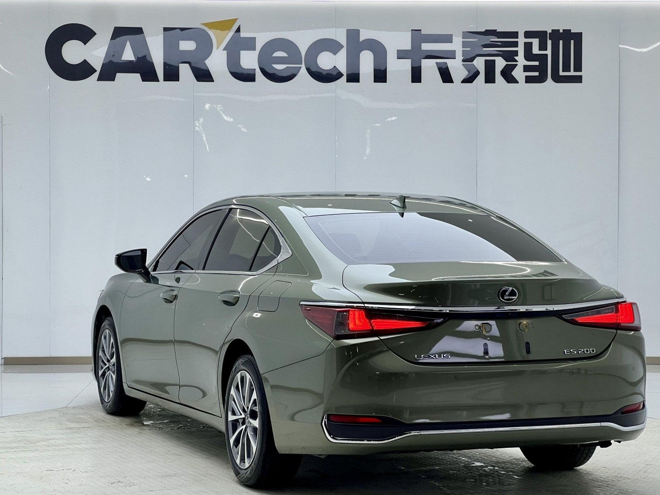 Lexus ES 200 2021