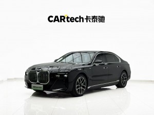 BMW i7 2025
