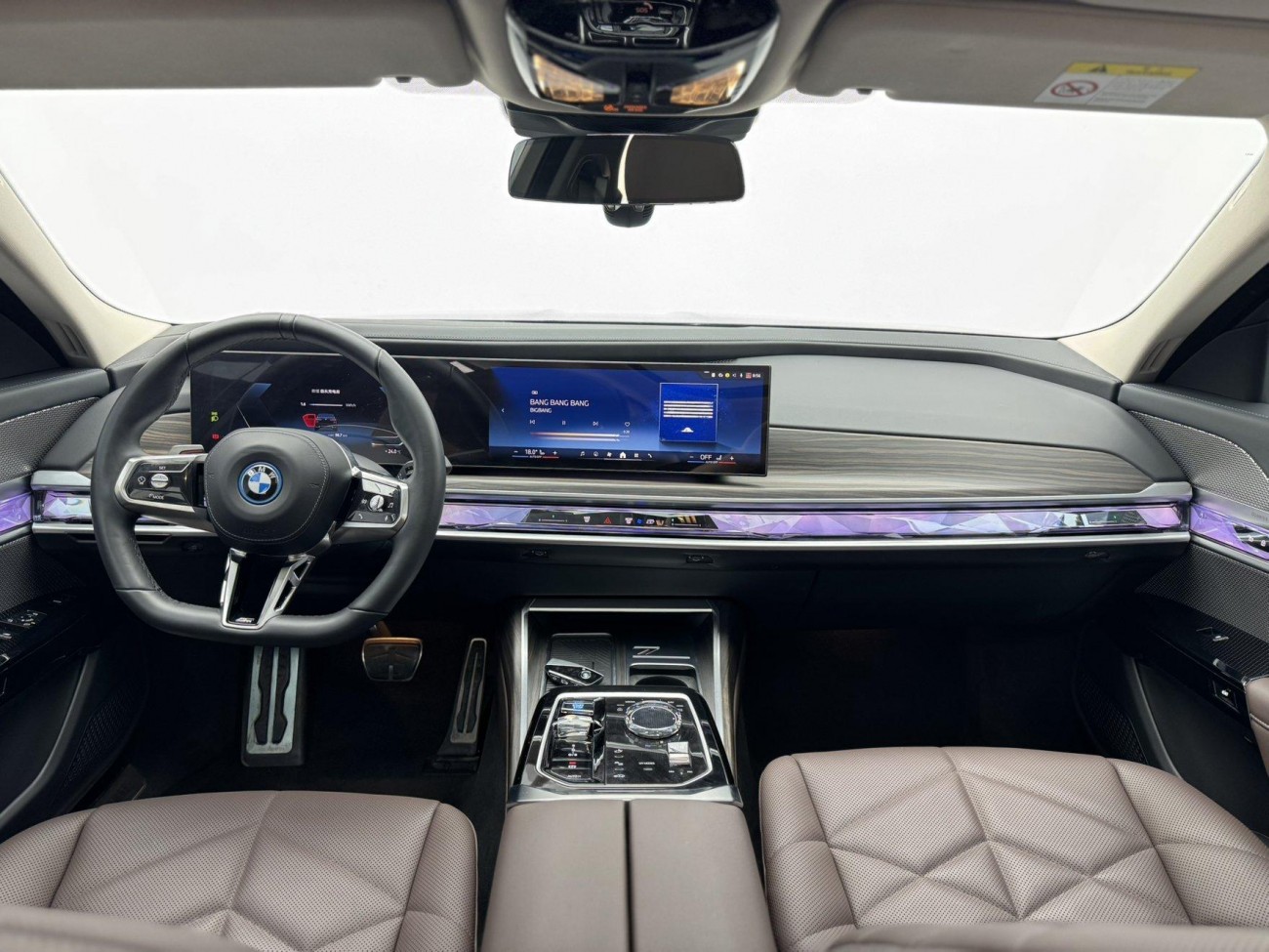 BMW i7 2025