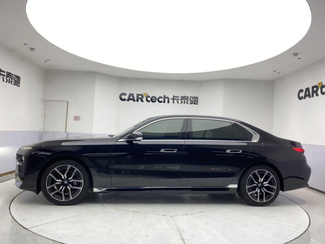 BMW 735Li 2026