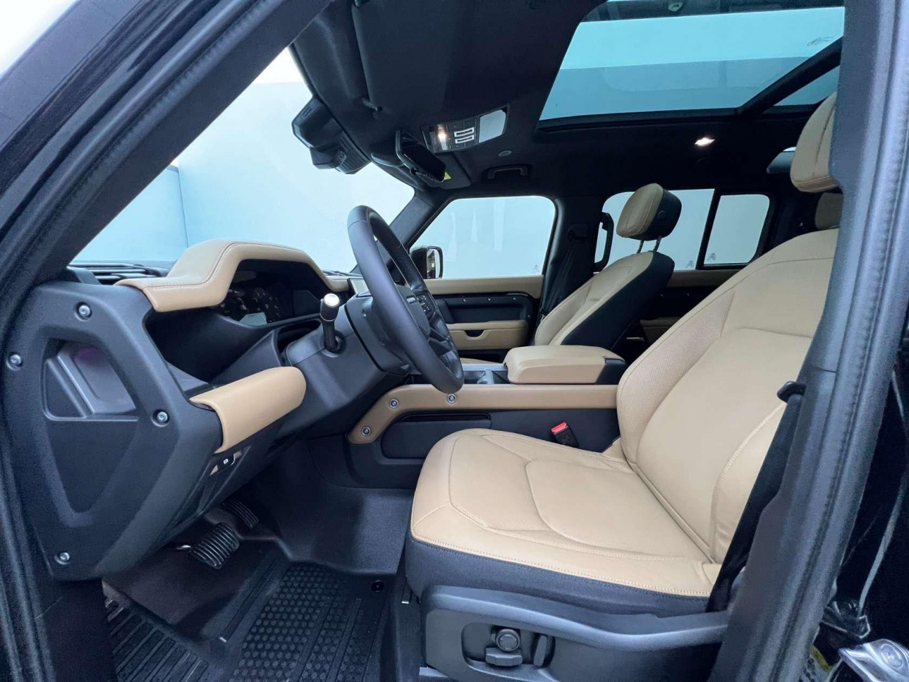 Land Rover Defender 2025