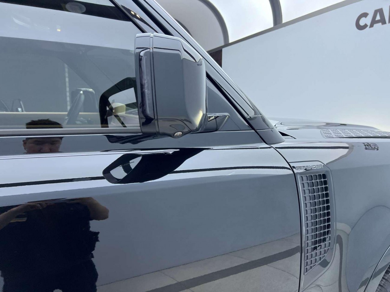 Land Rover Defender 2025