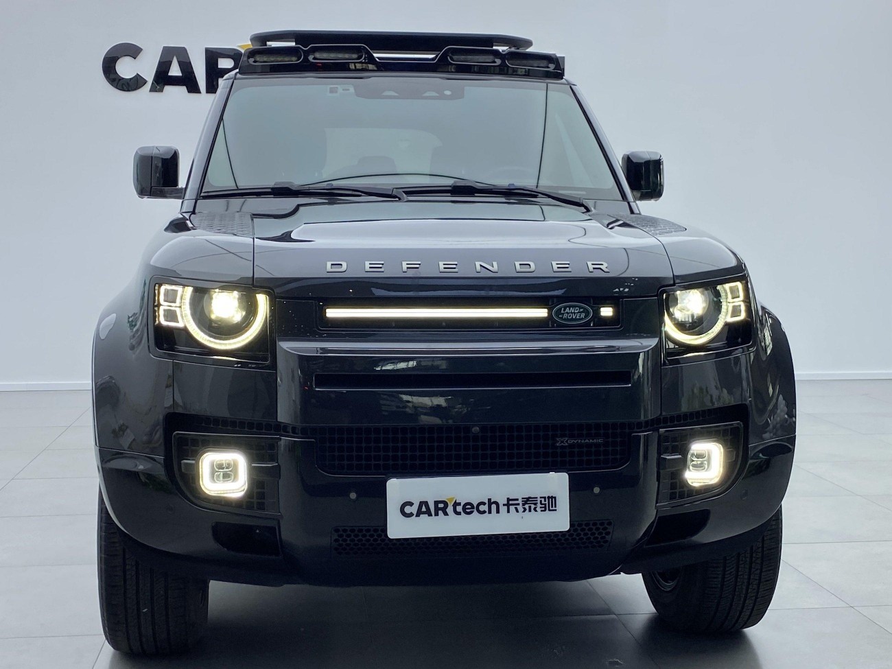 Land Rover Defender 2023
