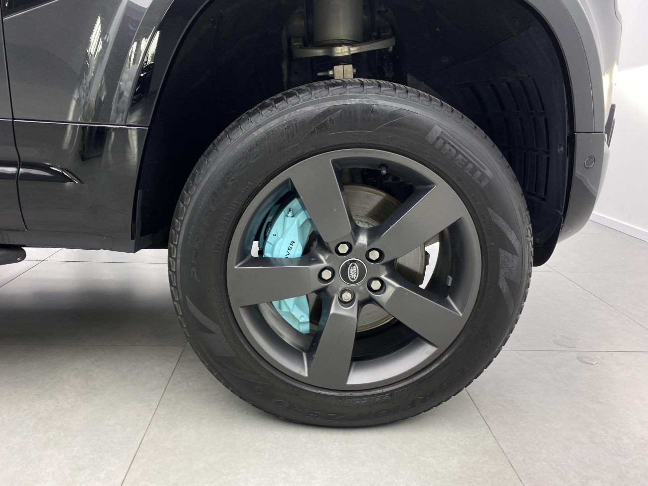 Land Rover Defender 2023