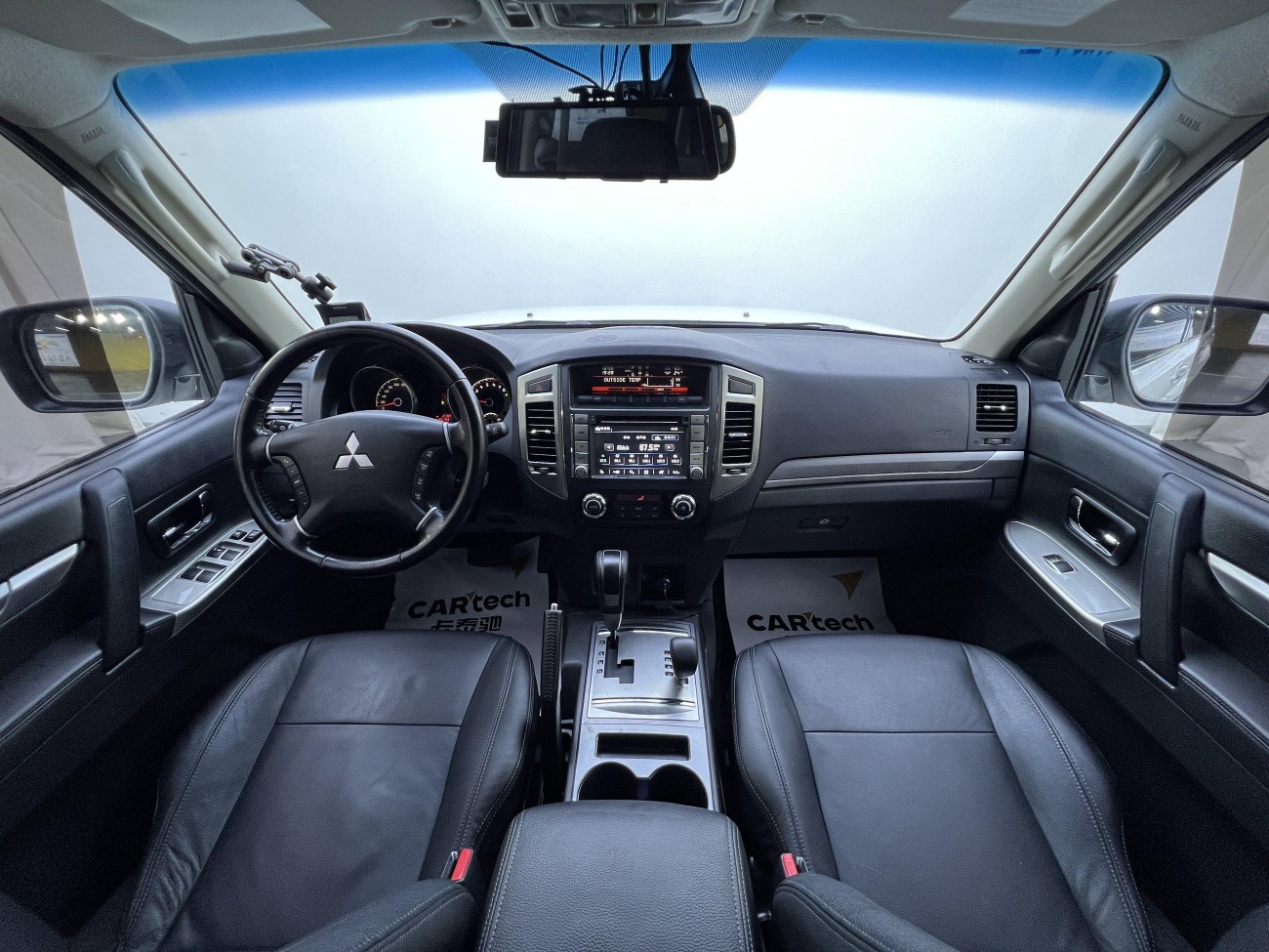 Mitsubishi Pajero 2015
