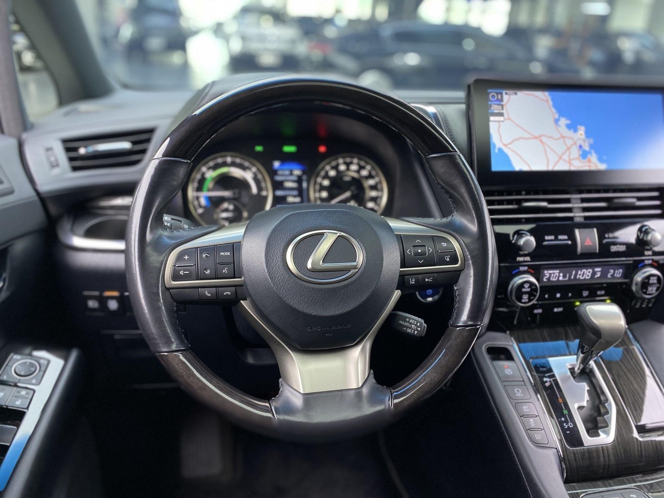 Lexus LM 300h 2021