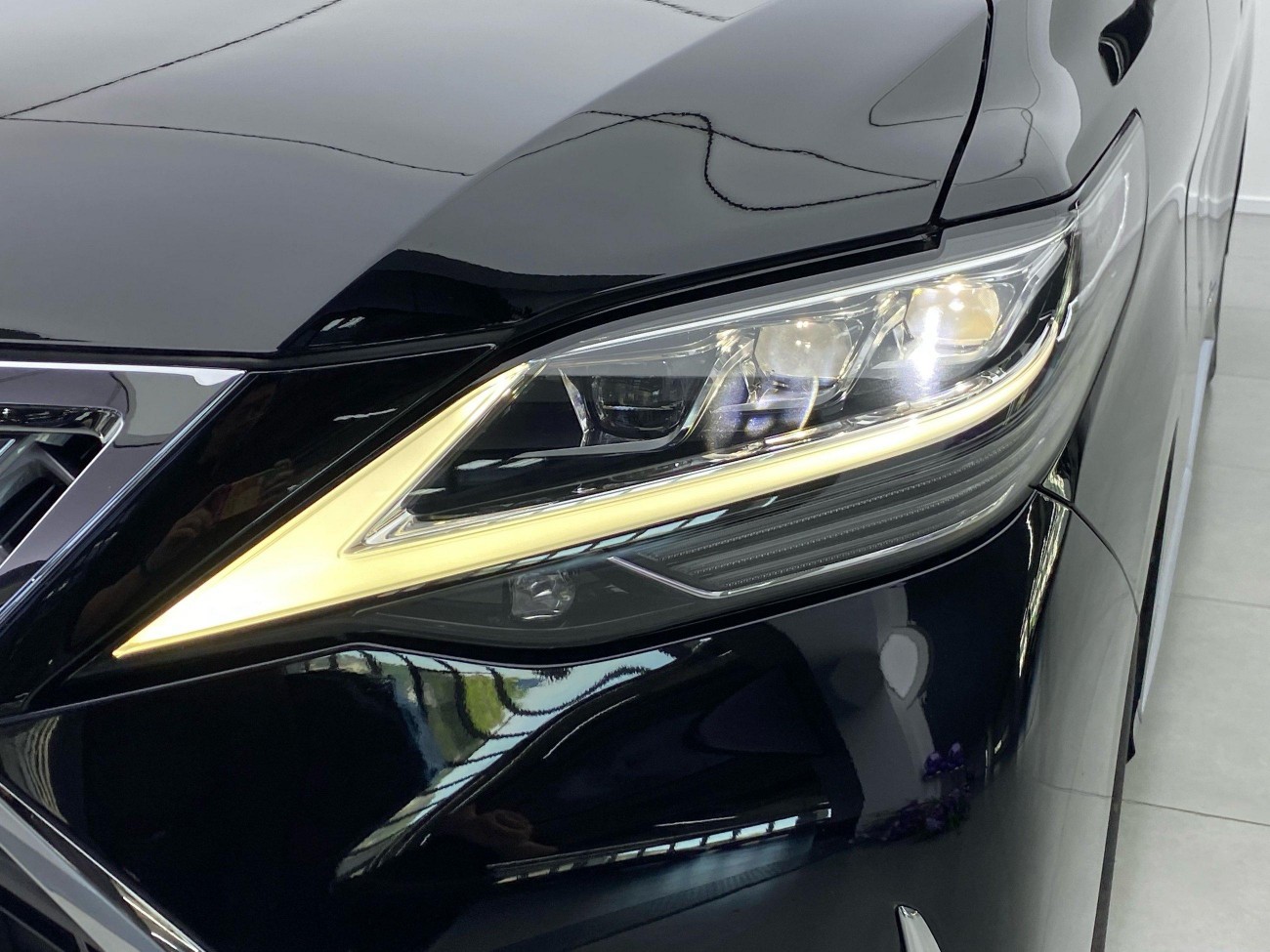 Lexus LM 300h 2021