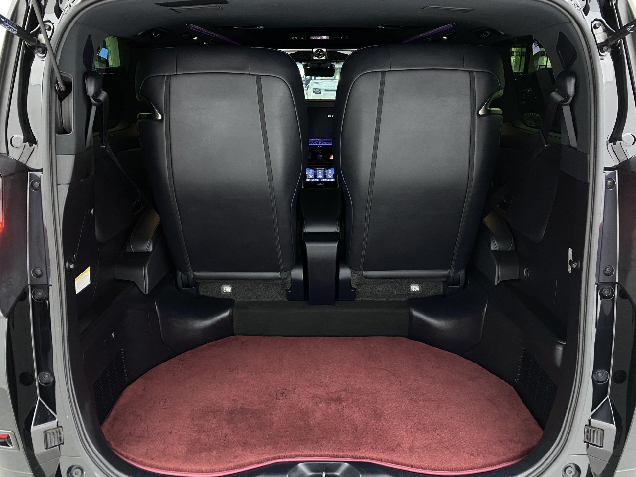 Lexus LM 300h 2021