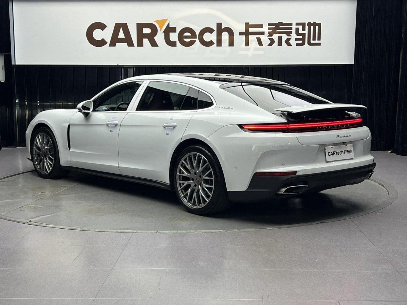 Porsche Panamera 2025