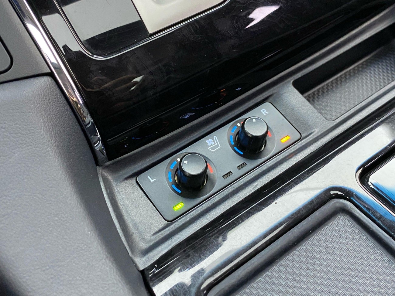 Toyota Vellfire 2023